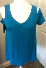 NEW S SO Aqua Blue Slub Knit T-Shirt Tunic TOP Cold Shoulder V Tank Blouse S/S