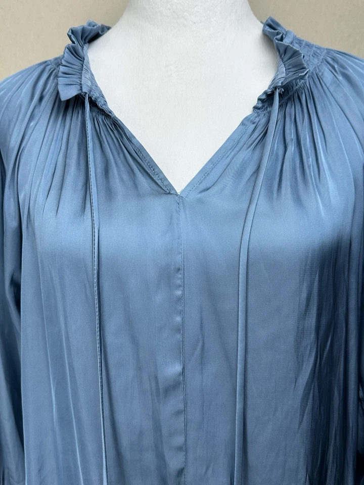Carmen Marc Valvo Silky Slate Blue Blouse Sz Small Petite Classic Boho Flowy - Image 2 of 4