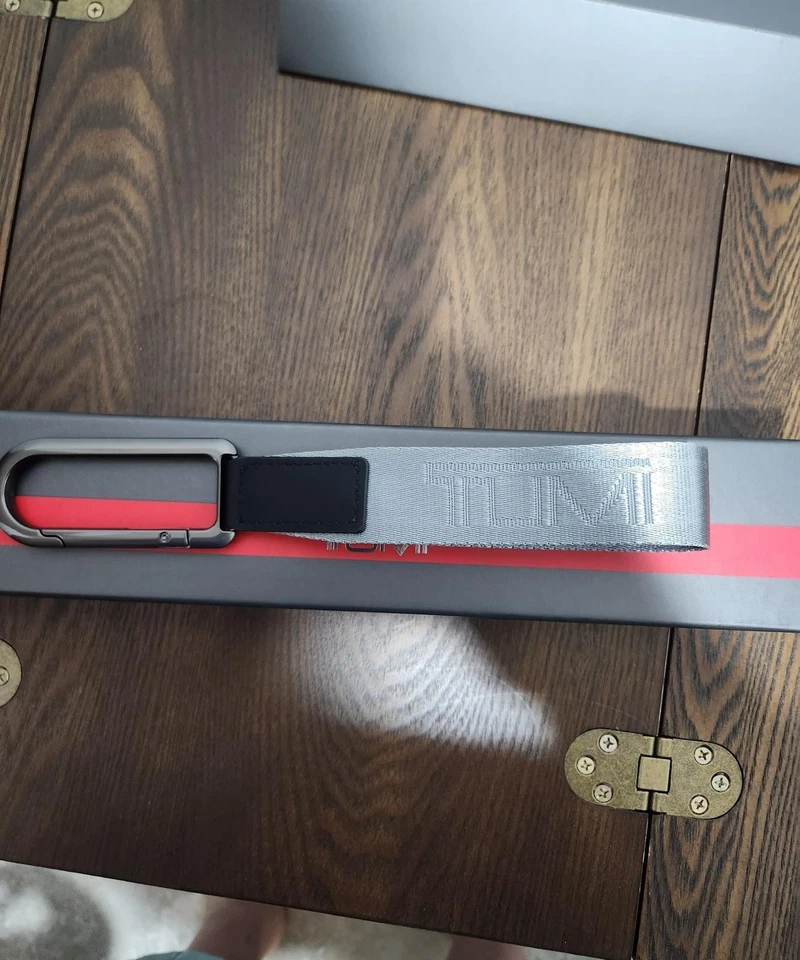 Tumi Carabiner - Image 2 of 4