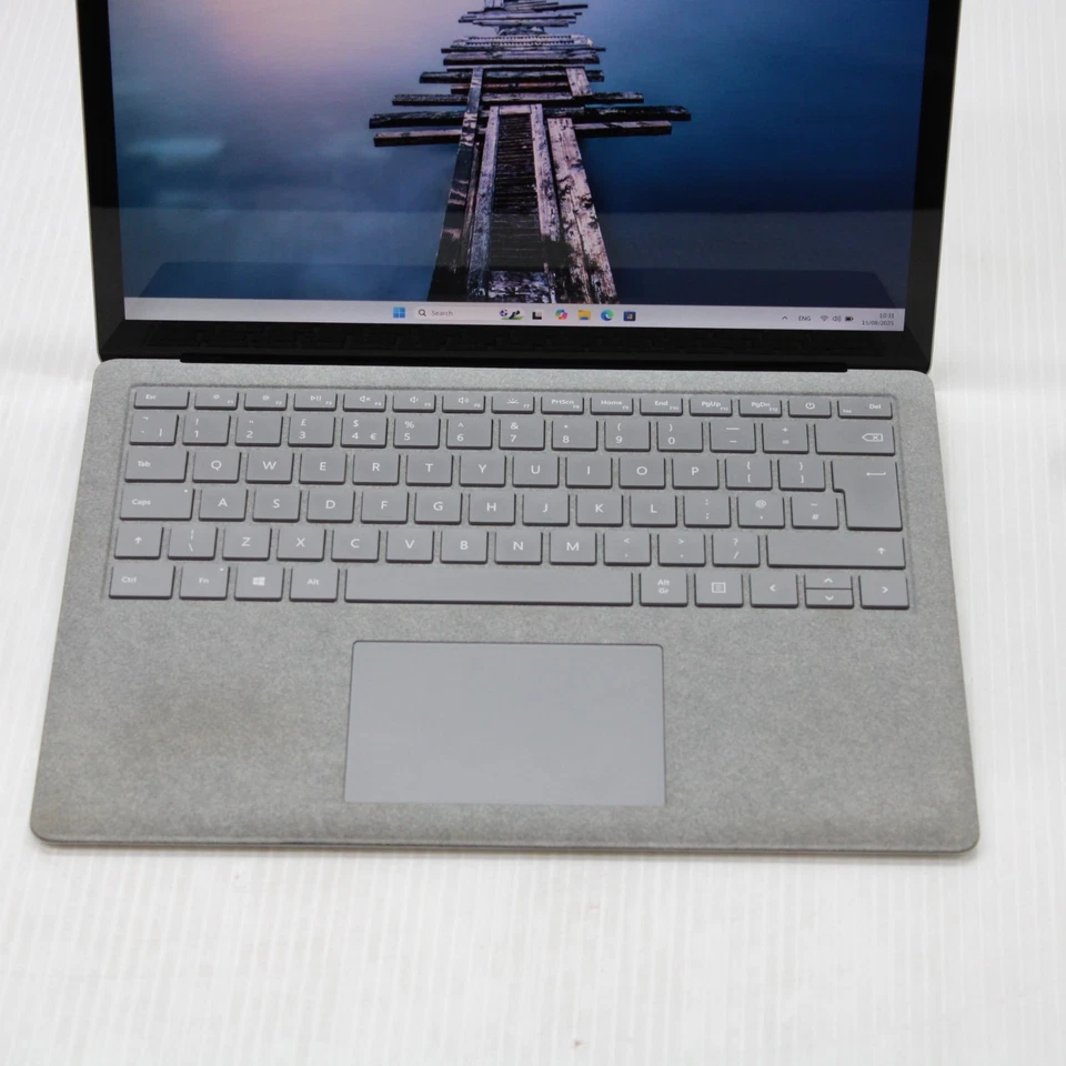 Microsoft Surface Laptop 2 Windows 11 Pro 13" Intel Core i7 8650U 8GB 256GB SSD - Image 3 of 4