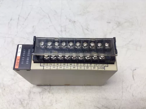 Omron C200H-ID212 Input Unit 24 VDC 16 Point C200HID212 