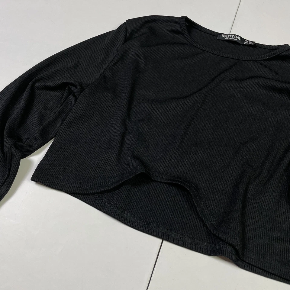 Nasty Gal Top 12 Black Long Sleeve Round Neck Cropped — 第 2/4 张图片