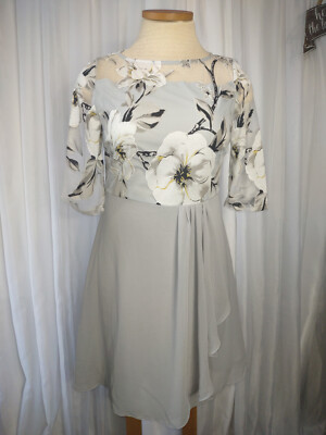 Tendancy grey dress with floral accents and front ruffle size L