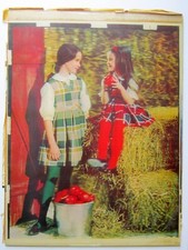 Clan Crest Mills NY Apple Girls 1960's 24 x 18 Vari-Vue 3-D Picture Unfinished