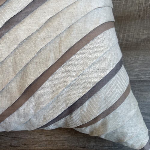 CRATE & BARREL Midori Neutral Pillows & Covers Cotton/Linen Blend 20" Set Of 3 - Picture 4 of 12