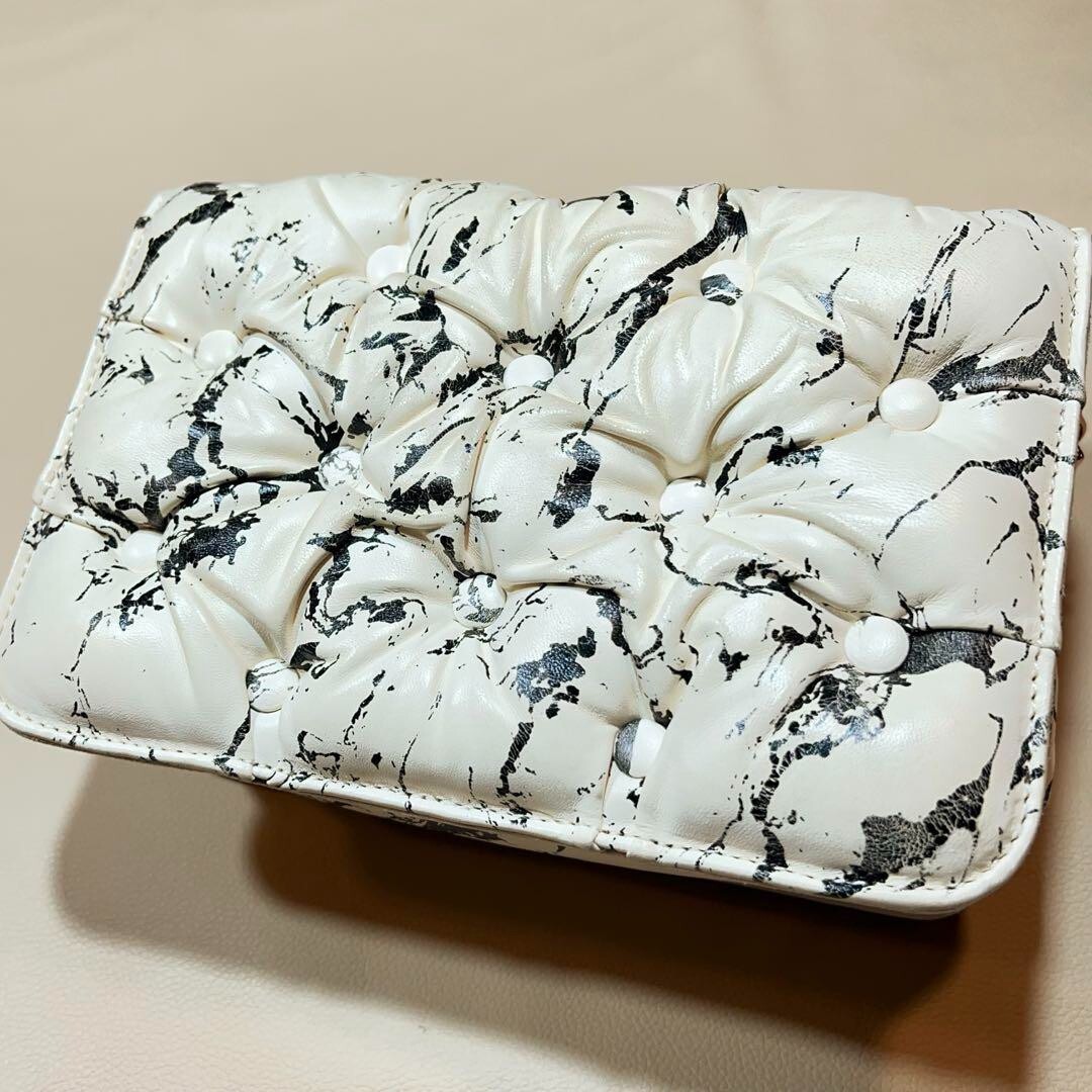 ショルダーバッグ・ポシェット BENEDETTA BRUZZICHES Woman Shoulder bag Ivory benedetta bruzziches quilted leather chain shoulder bag