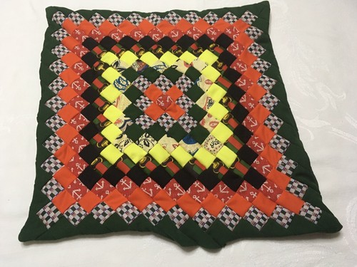Vtg 2 Polyester Fabric Pieced Quilt Style Throw Pillow Cover 18"x18" Cottagecore - Picture 3 of 10
