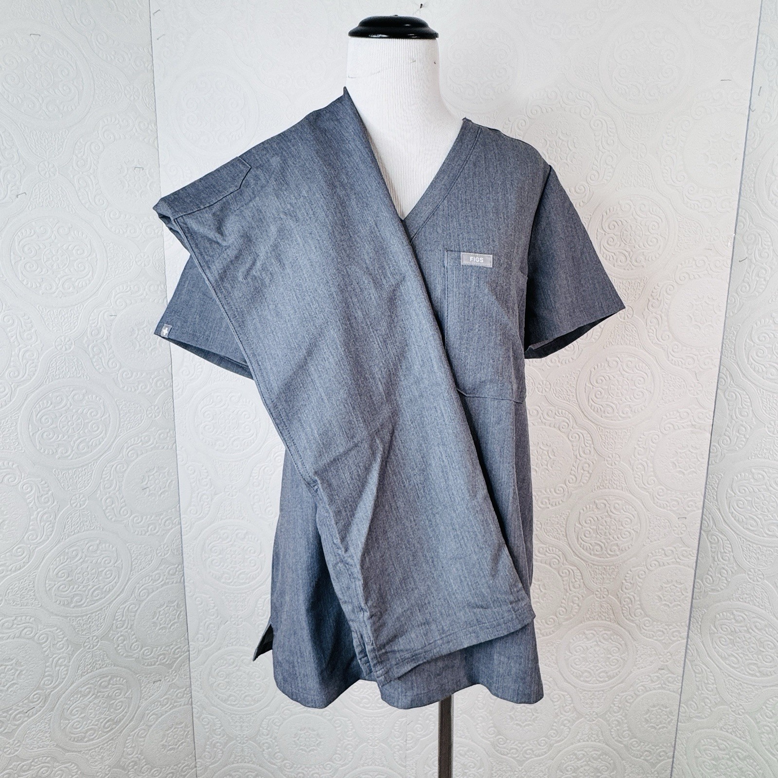 FIGS Technical Collection Size SMALL Dark Gray Sc… - image 1