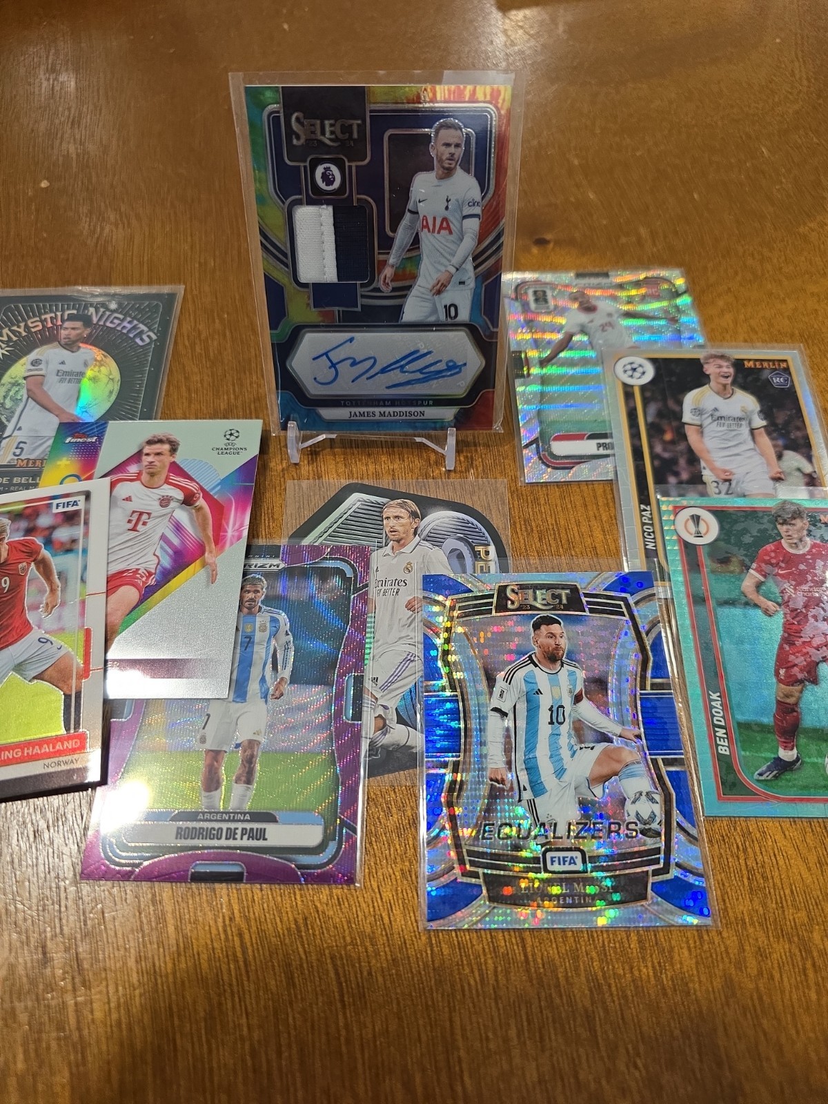 10 soccer cards Legends, Rookies, and one Auto! James Madison Patch Auto /25