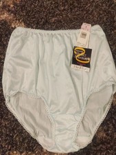 VTG Warner's Perfect Measures 100 Nylon W/ Lace Soft Silky Panties Sz 9