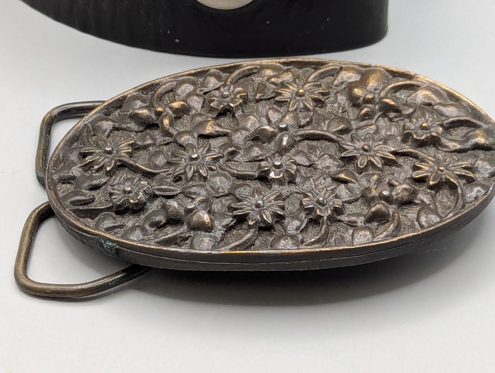 1974 Brass Works Belt Buckle Flower Design by Bergamot w Leather Belt