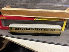 Hornby OO Gauge LNER Composite Coach in LNER Teak 22357 R4332