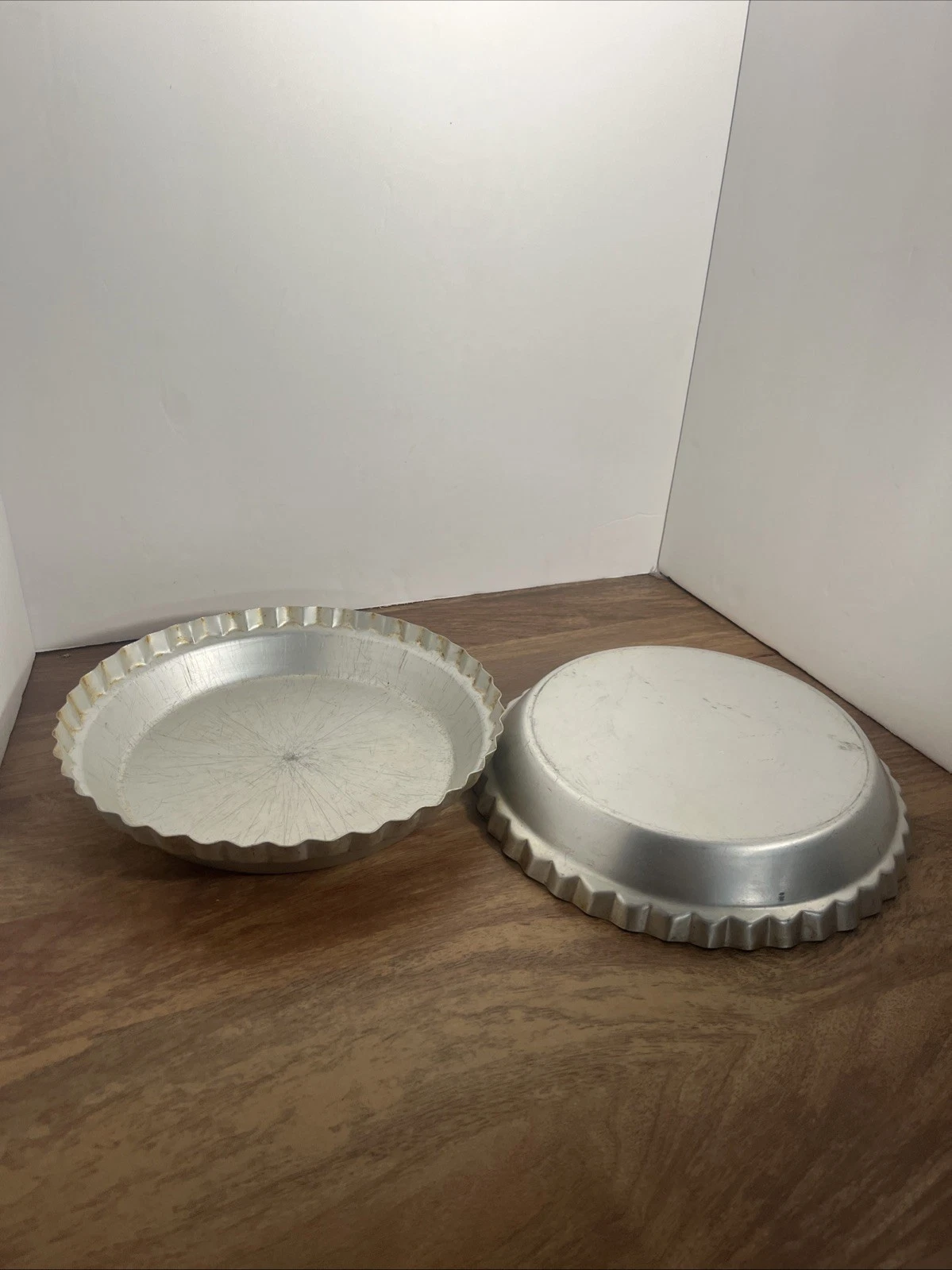 Vintage Wear-Ever USA Fluted/Ribbed Aluminum Pie Plate/Pan 10" x 1 3/4" Lot Of 2