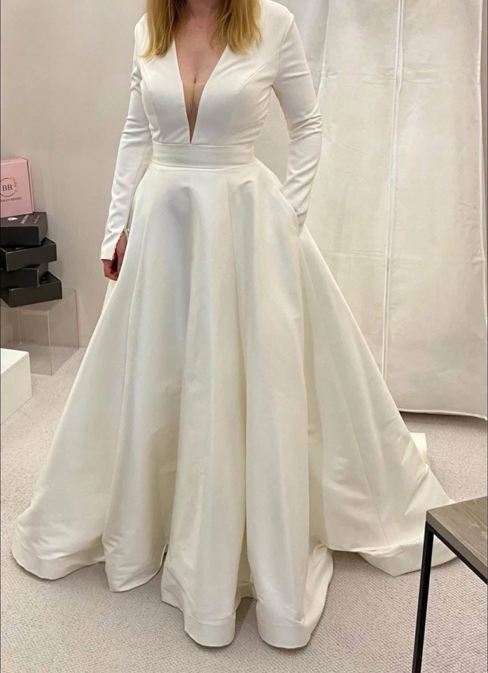 Justin Alexander Signature Wedding Dress Size 10 - Image 3 of 4