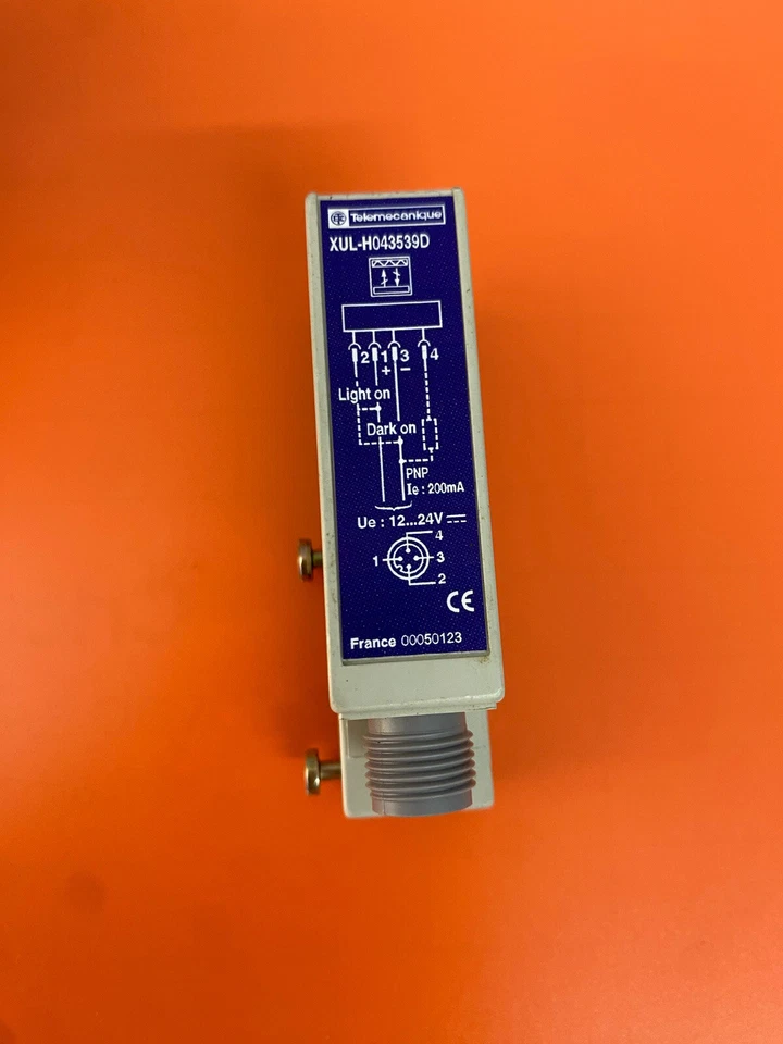 Telemecanique XUL-H043539D Photoelectric Sensor Red Reflex 12-24VDC Qty 12 - Image 4 of 4