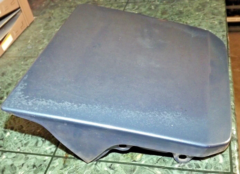 OEM 83-85 Toyota Celica Supra MA67 faro pasajero exterior cubierta metálica FR Foto 2 de 4