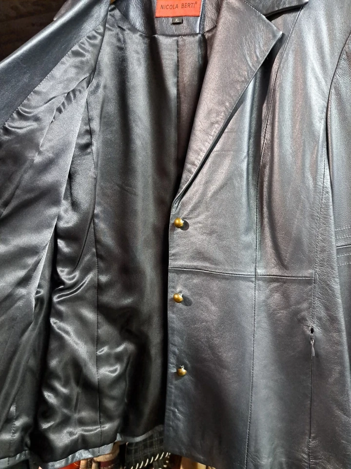 Womens Italian Leather Jacket By Nicola Berti- Size XL- Midnight - Image 4 of 4