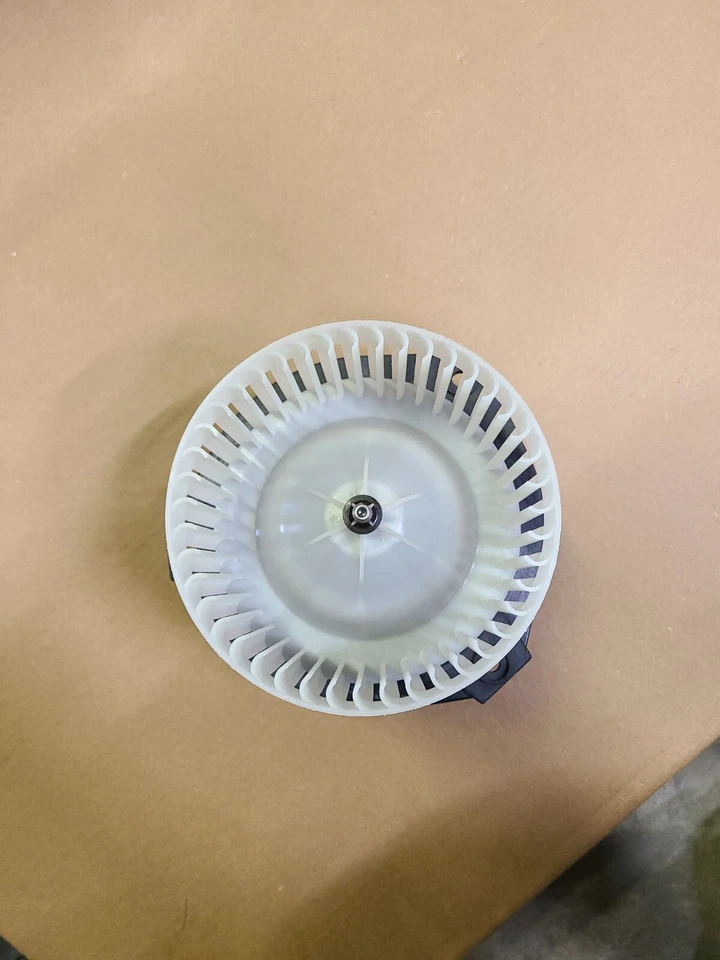 02-05 Chevy Trail Blazer GMC Envoy Bravada A/C Calentador Soplador Motor - TYC 700109 Foto 3 de 4