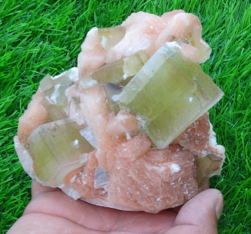 Green Apophyllite On Stilbite Minerals Specimen India BO=26