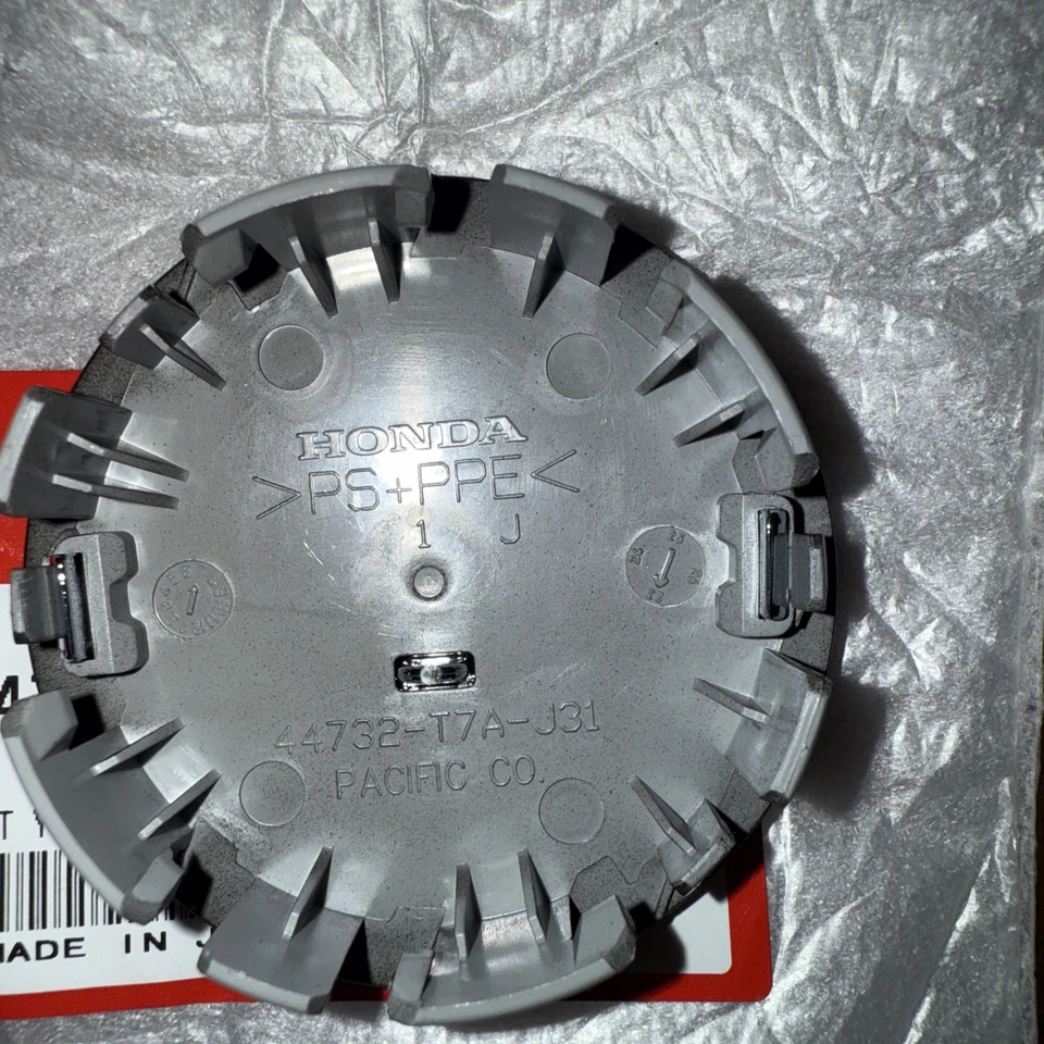 Honda Original wheel cap 44732T7AJ31 - Image 3 of 3