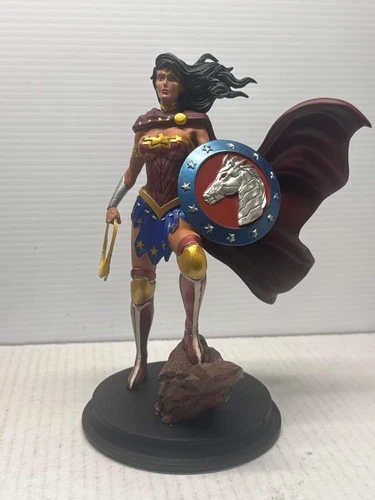 Wonder Woman Collectible Statue Game Stop Exclusive 1946/5004