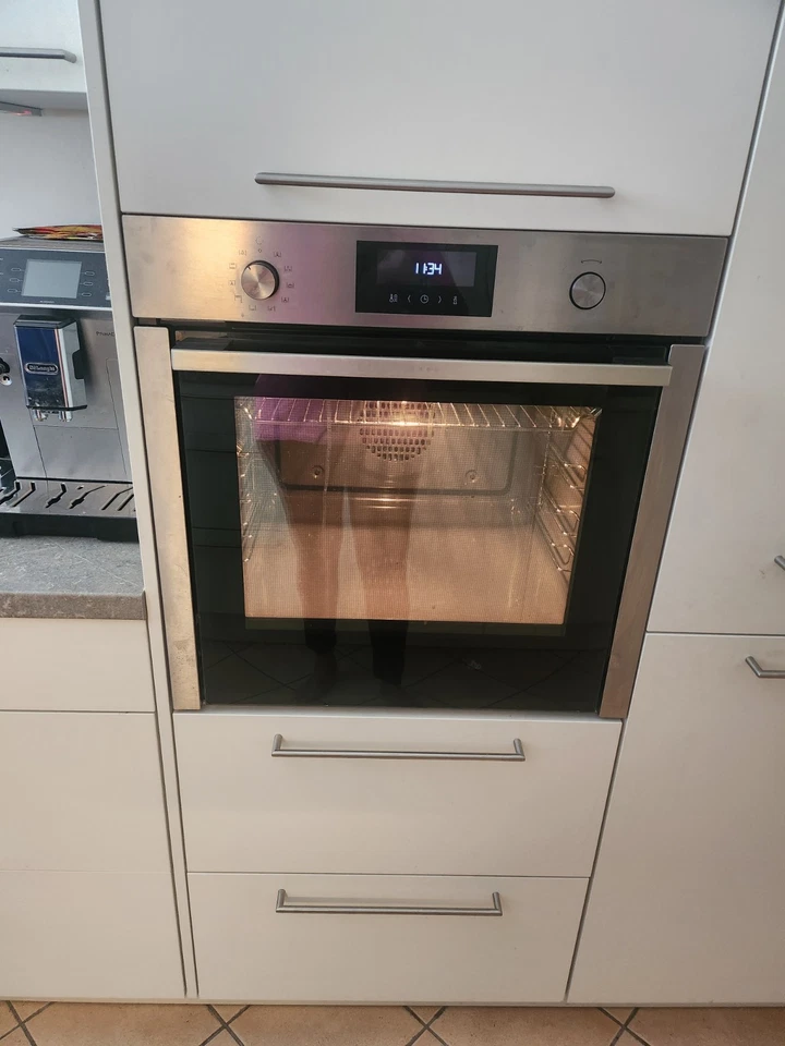 Neff Einbaubackofen B6CCH7A.0 60cm Breit 2 Jahre alt, nur Abholung  - Bild 3 von 4