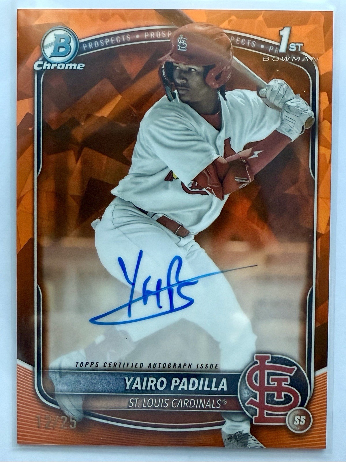 YAIRO PADILLA 2025 BOWMAN CHROME 1ST SAPPHIRE ORANGE REFRACTOR AUTO /25 Q0282