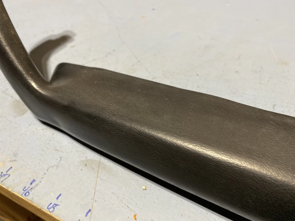 Ford Mustang 1979 reposabrazos almohadilla tirador manija pasajero derecho negro D9ZB 662414 Foto 4 de 4