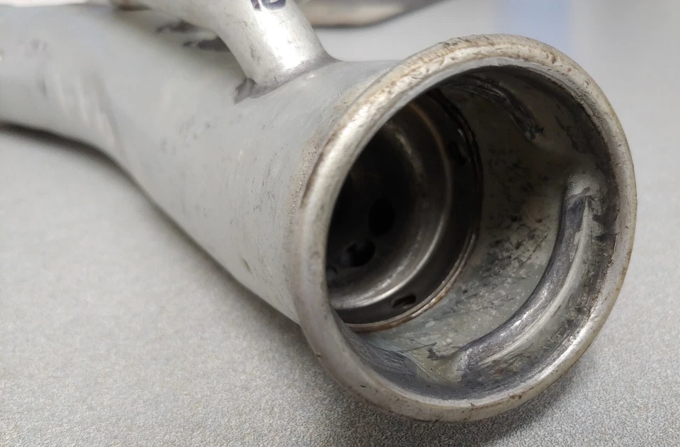 BONITO CUELLO DE LLENADO DE COMBUSTIBLE ORIGINAL USADO ORIGINAL PORSCHE 924 944 1980-85 Foto 2 de 4