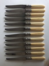 12 ANCIENS COUTEAUX A FROMAGE