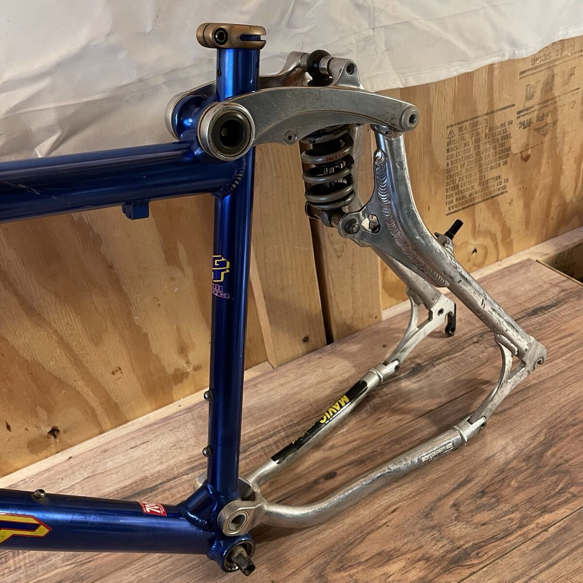 Vintage GT LTS-2 19 Blue Anodized Full Suspension MTB Frame Vintage GT LTS-2 19 Blue Anodized Full Suspension MTB Frame