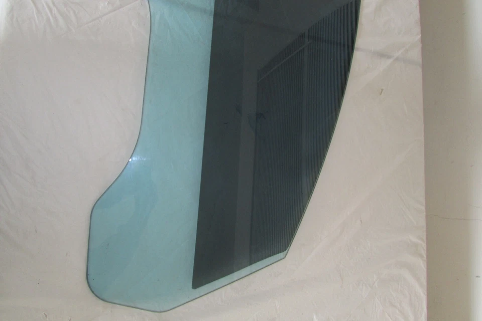 2006-2011 MERCEDES BENZ CLS500 FRONT RIGHT PASSENGER SIDE DOOR WINDOW GLASS OEM - Image 3 of 4