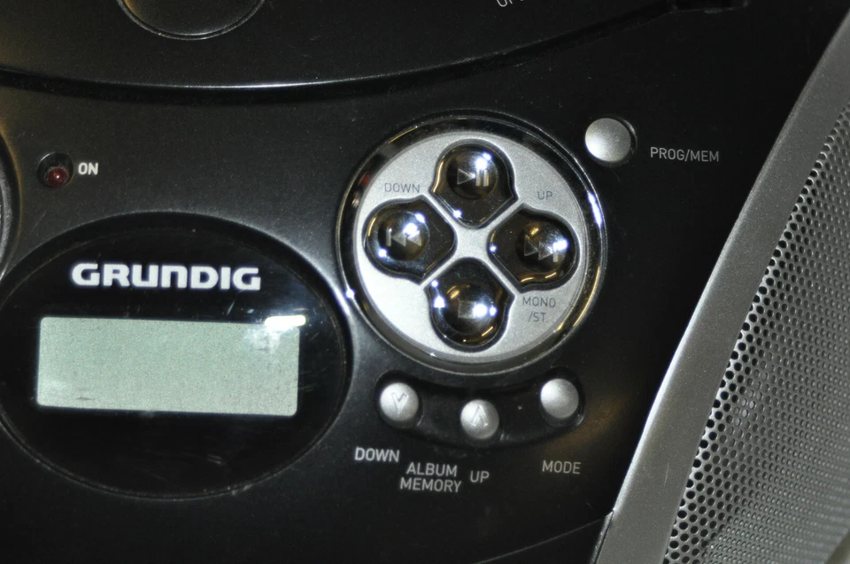 Grundig RCD 1445 USB CD Tuner HiFi Sound tragbarer Radio RCD1445 - Bild 4 von 4