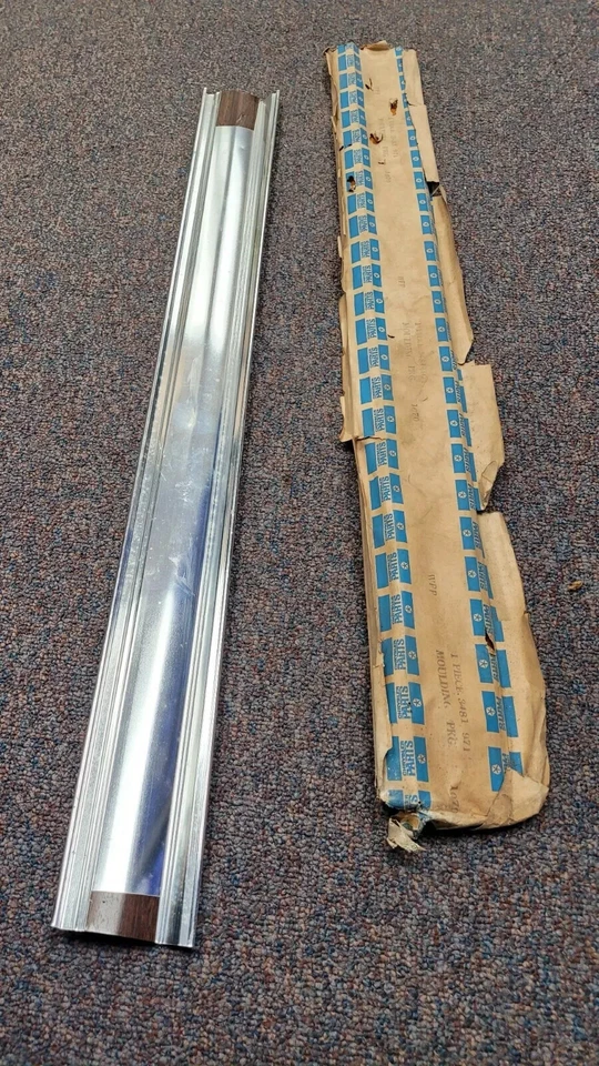 1970 Plymouth Fury Sport Suburban Left 1/4 Panel Outside Molding 3481971 NOS. - Image 3 of 4
