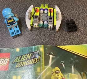 7049 LEGO Alien Striker &ndash; EX COND 2011