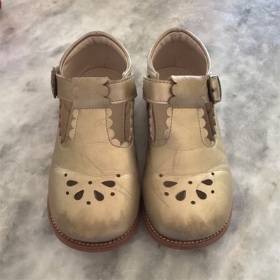 Felix & Flora Girls Gold Mary Jane Dress Shoes Buckle Closure Round Toe