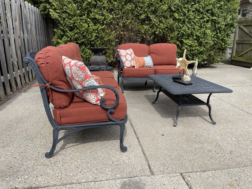 Juego de patio de metal exterior Hanamint Foto 3 de 4