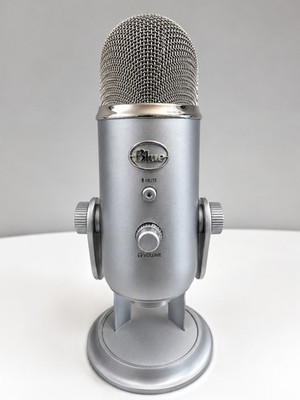 Blue Yeti USB Microphone - Silver - Tested & Working (See Video!)