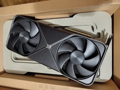 NVIDIA GeForce RTX 5090 Founders Edition 32GB GDDR7 FE Grafikkarte