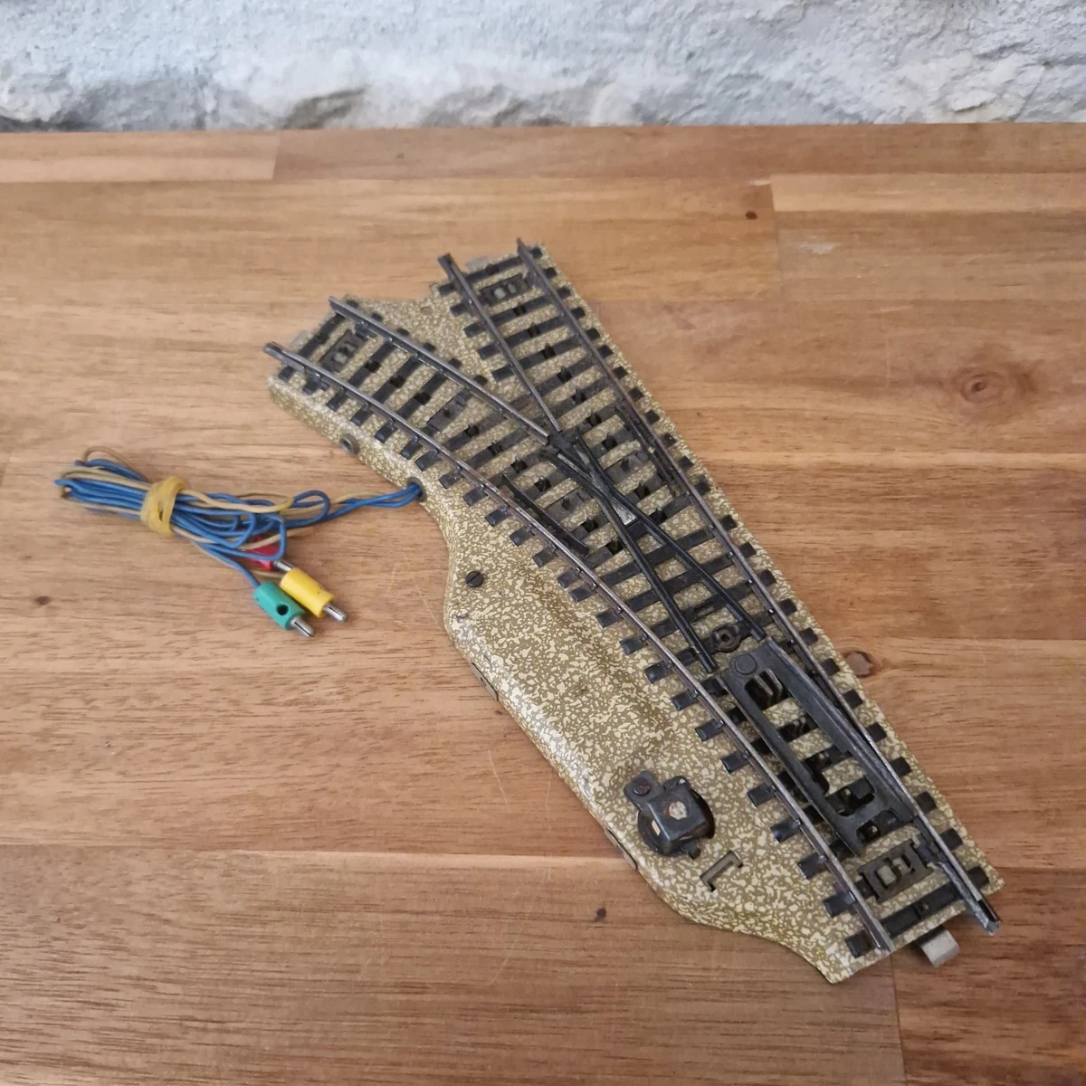 Märklin 24130 Ho Voie C 7 Rails Courbes Avec Ballast R1 = 360 Mm Rayon   30 Degres 3 Rails P Image 565180 Grande