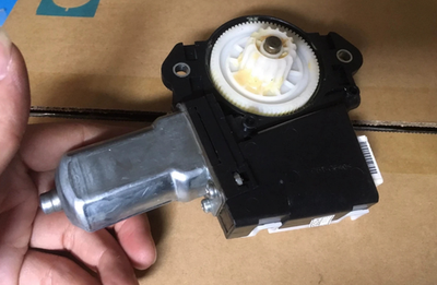 Left Panoramic Sunroof Glass Motor fits Highlander 2014-2019 63260
