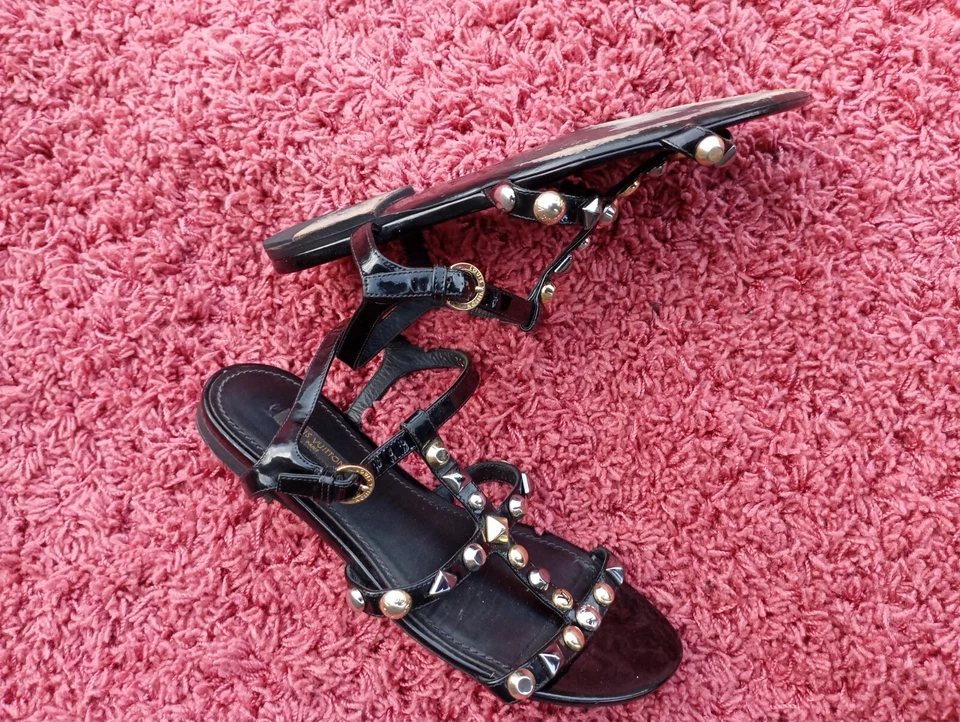 Сандалии Louis Vuitton из ягод плоские черные лакированная кожа размер 37 - Изображение 3 из 4