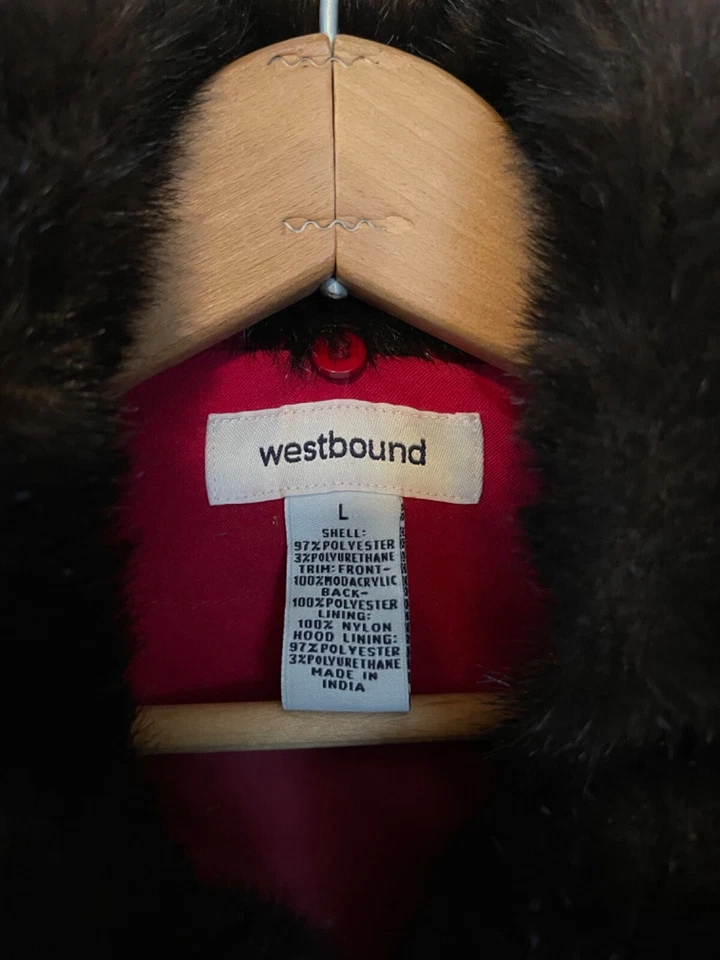 Abrigo Westbound para mujer rojo oscuro cintura ceñida con capucha cuello de piel talla L Foto 3 de 4