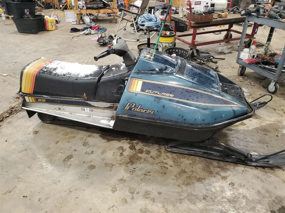 1981 1982 Polaris Cutlass ss 440 340 капот фары пластиковая отделка вентиляционный ободок - Изображение 3 из 4