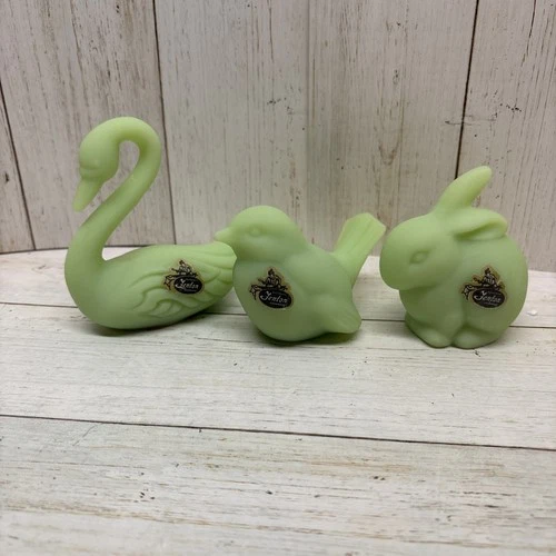 Vintage Fenton art glass short tail bird Rabbit Swan original sticker Lot Of 3