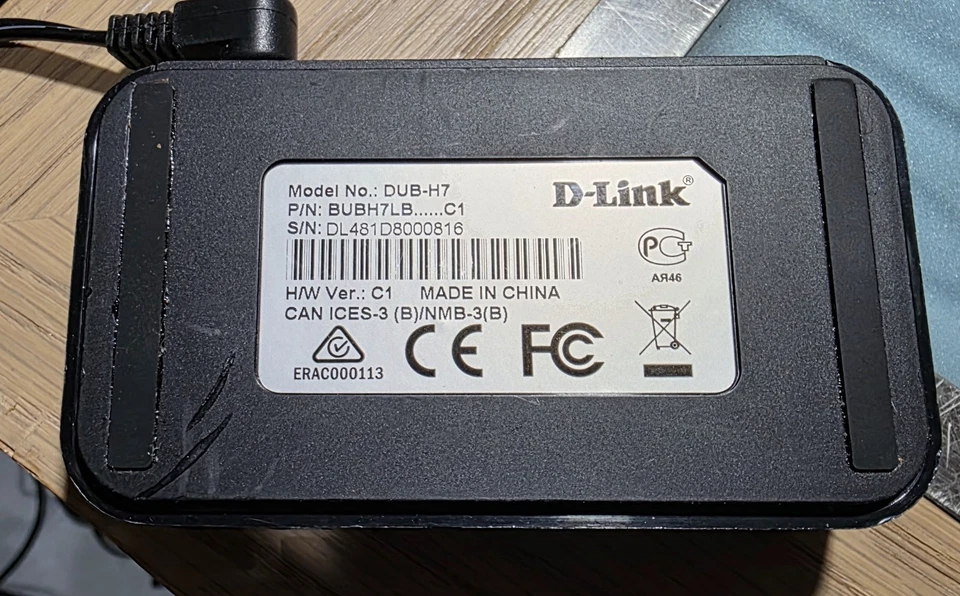 D-Link DUB-H7 Fast Charging High Speed Charging Hub USB 2.0 7 Port Expansion Hub - Image 3 of 4