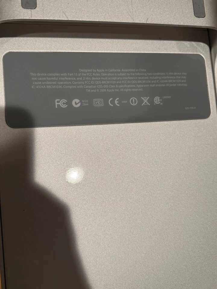 Computadora de escritorio Apple Mac Pro (disco duro de 2 TB, Intel Xeon X5650, 2,66 GHz, 16 GB RAM) - plateada - Foto 3 de 4