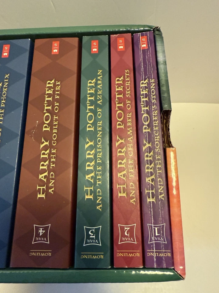 Harry Potter Complete Series Boxed Set Paperback Collection JK Rowling 7 Books - Image 2 of 4
