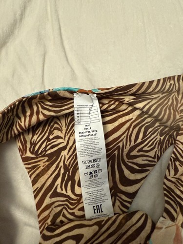 Top e inferior de bikini brasileño de doble cara Calzedonia follaje salvaje talla M y L - Imagen 6 de 14