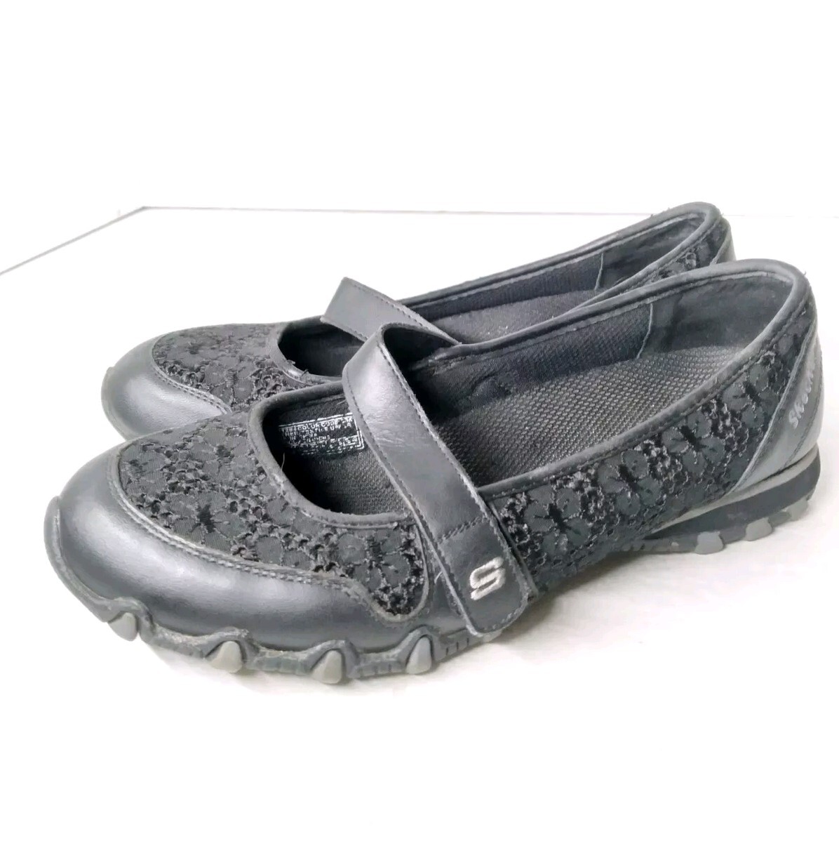 SKECHERS Women's Size 6.5 Black Floral Mary Jane Slip On Flats Shoes Pre-owned